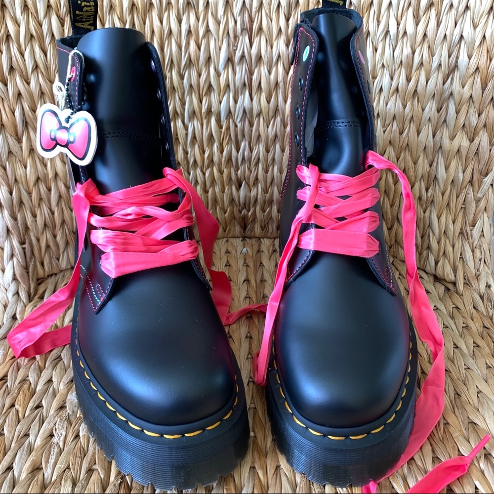 New Hello Kitty & Friends x Dr. Martens Jadons - Picture 7 of 11